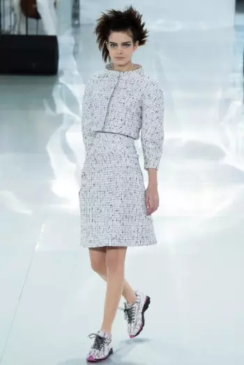 Chanel Haute Couture Caij nplooj ntoos hlav/Lub caij ntuj sov 2014