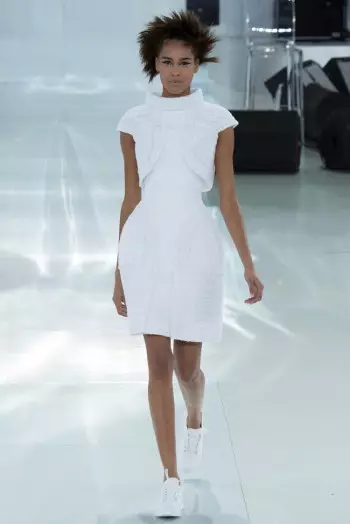 Chanel Haute Couture Caij nplooj ntoos hlav/Lub caij ntuj sov 2014