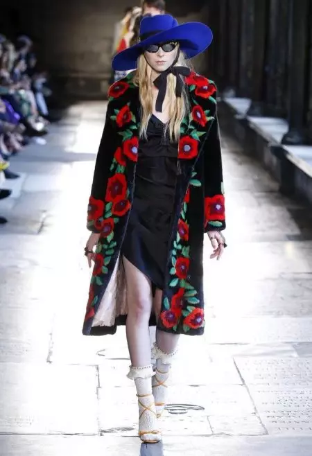 Gucci 2017. aasta Cruise'i kollektsioon saab Londoni vaimu