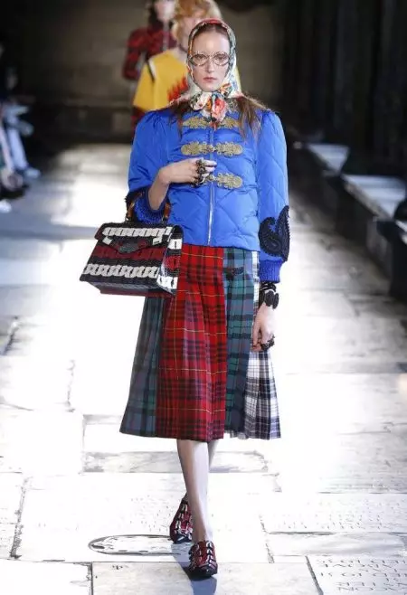 Colectia Gucci Cruise 2017 ia un spirit londonez