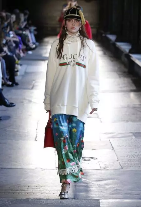 Koleksiyona Gucci's Cruise 2017 Ruhê Londonê digire