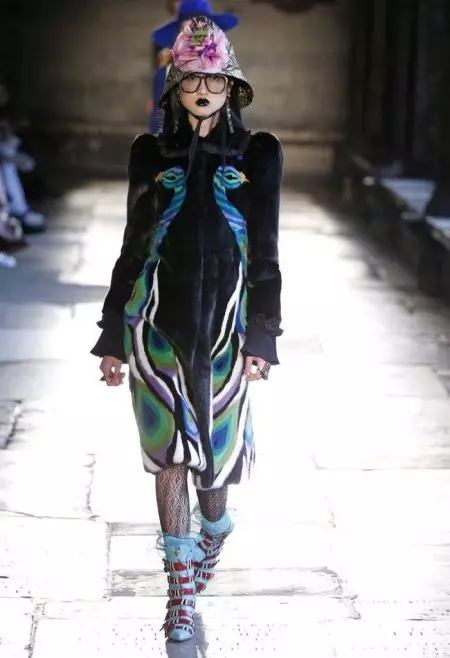 Koleksiyona Gucci's Cruise 2017 Ruhê Londonê digire