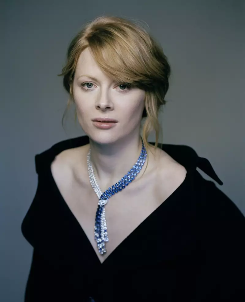 عکس های روی جلد Emily Beecham پاییز فنتون بیلی