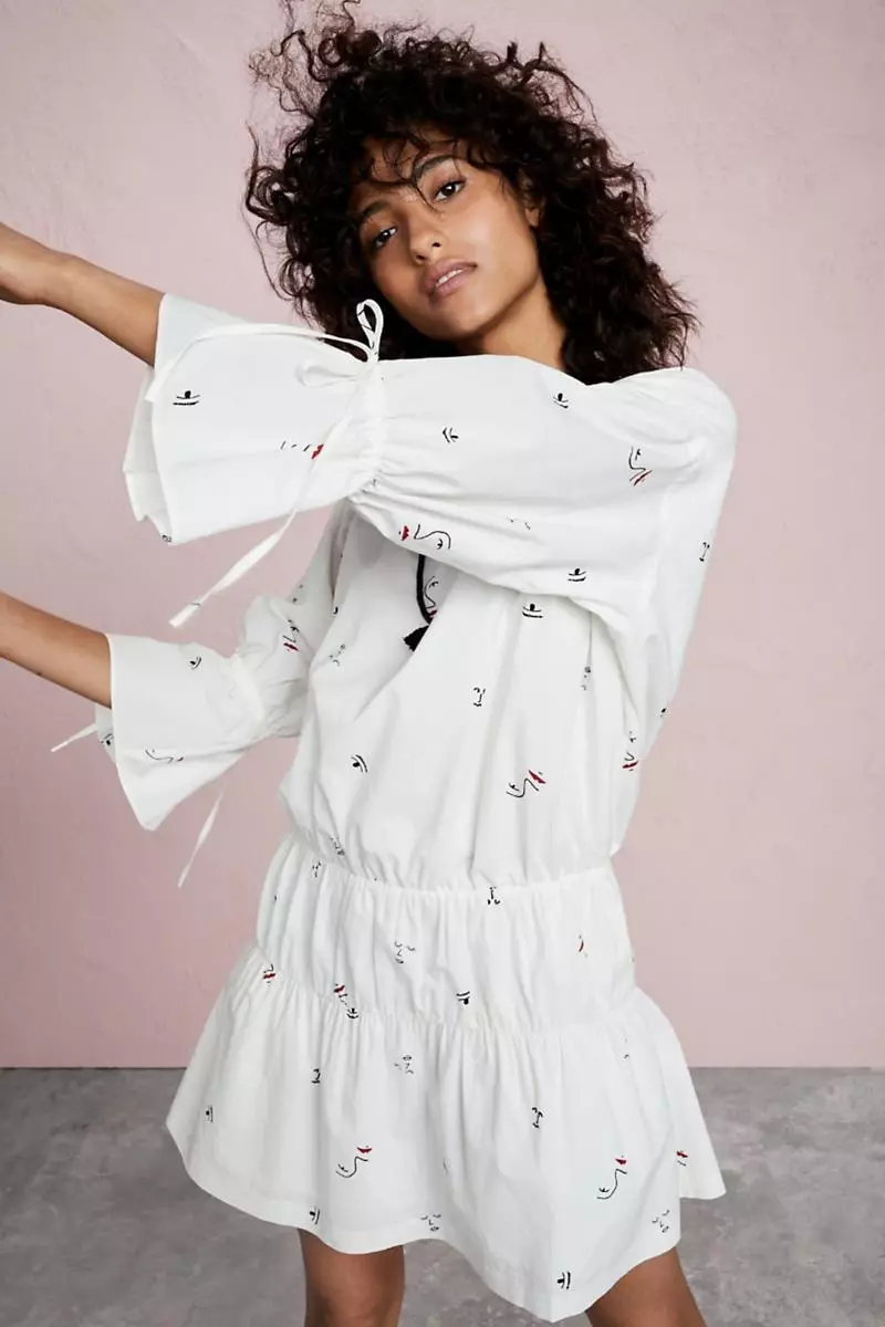 Madewell Making Faces Tiered Dress dan Kalung Rumbai Manik-manik yang Dapat Disesuaikan