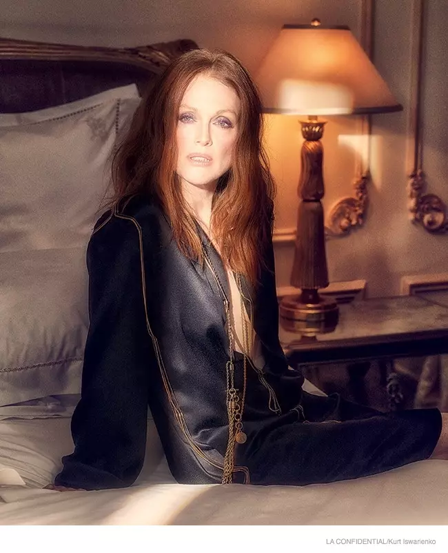 julianne-moore-sexet-mode-shoot05