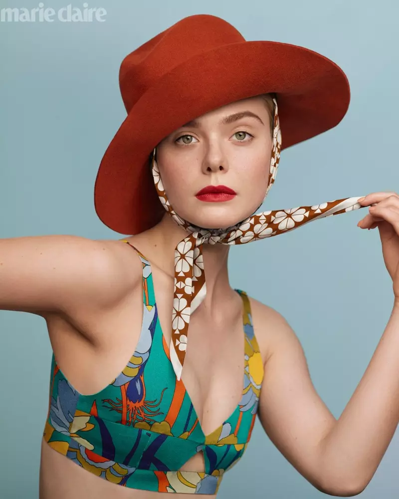 Oṣere Elle Fanning gba awọn atẹjade fun iyaworan njagun