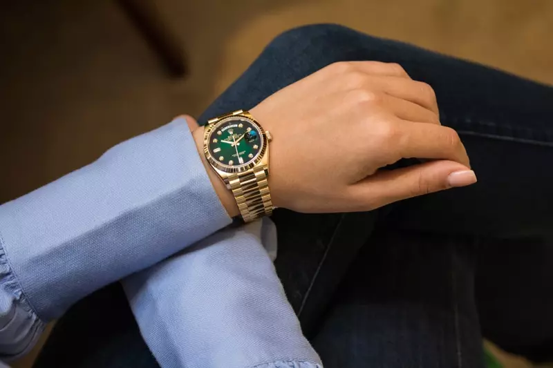 Женски дневен часовник Rolex златен