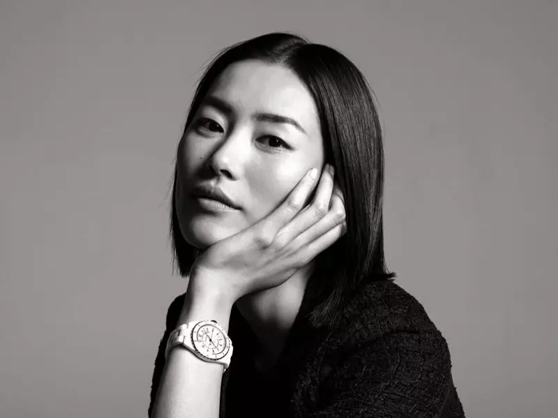 Liu Wen በ Chanel J12 Watch ዘመቻ ላይ ይታያል