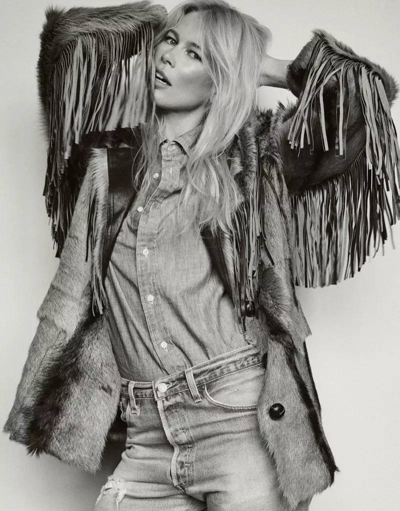 Denim Achlysurol Chwaraeon Claudia Schiffer ar gyfer Vogue Paris