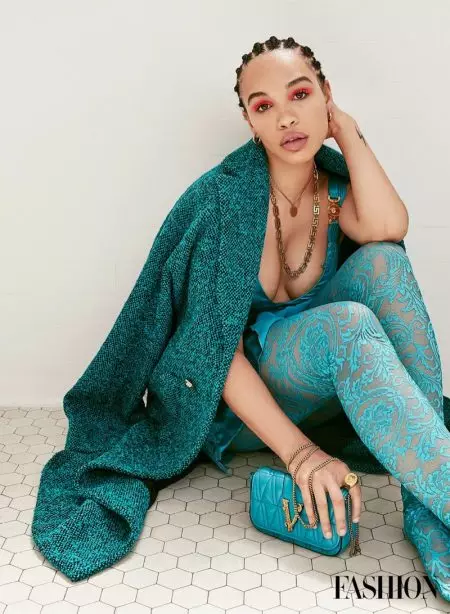 Cleopatra Coleman hnav Vibrant Saib rau FASHION Magazine