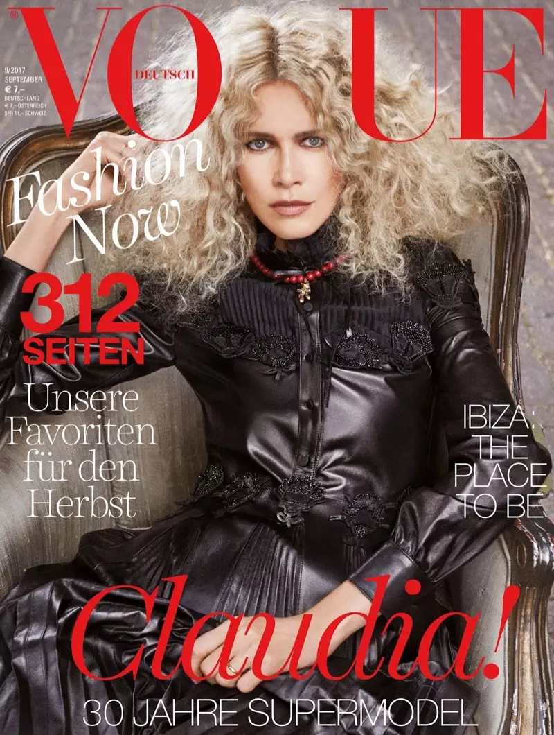 Claudia Schiffer na-egosipụta ịdị ọcha dị ọcha na Vogue Germany