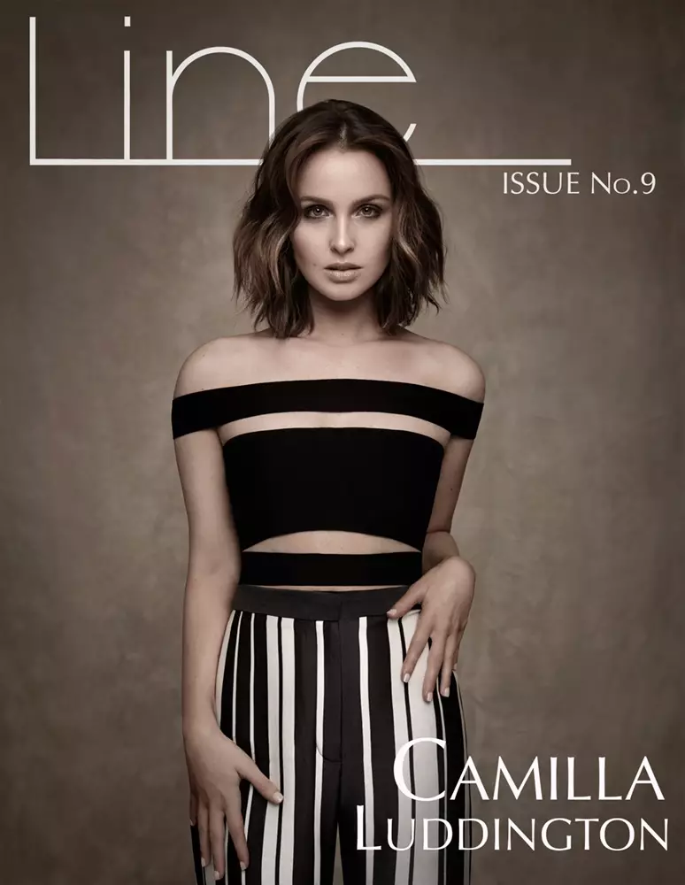 'Grey's Anatomy'-stjernen Camilla Luddington bærer striber til Line Magazine