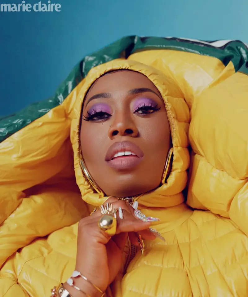 Missy Elliott a vértesre készülve Moncler Pierpaolo Piccioli steppelt ruhát visel