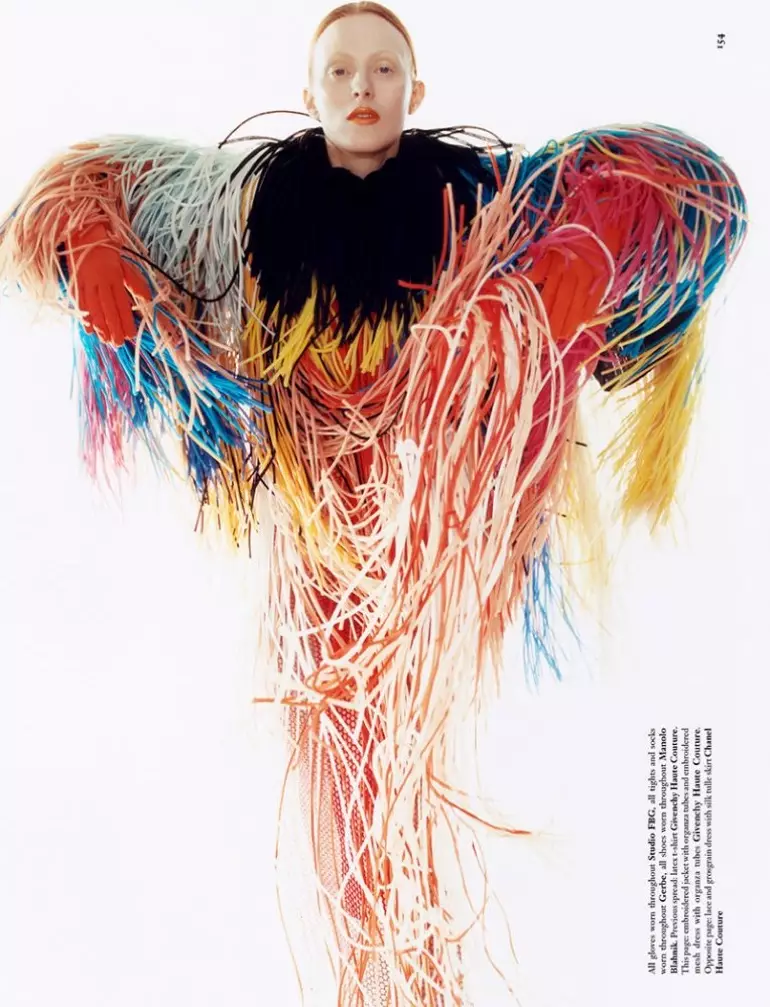 Karen Elson verzaubert an Haute Couture fir Dazed Magazine