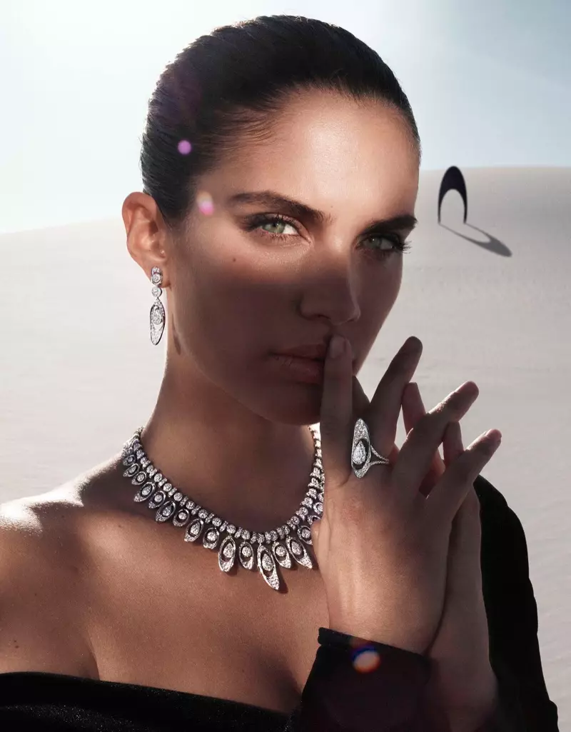 Mga bida si Sara Sampaio sa Graff Tribal jewelry campaign.