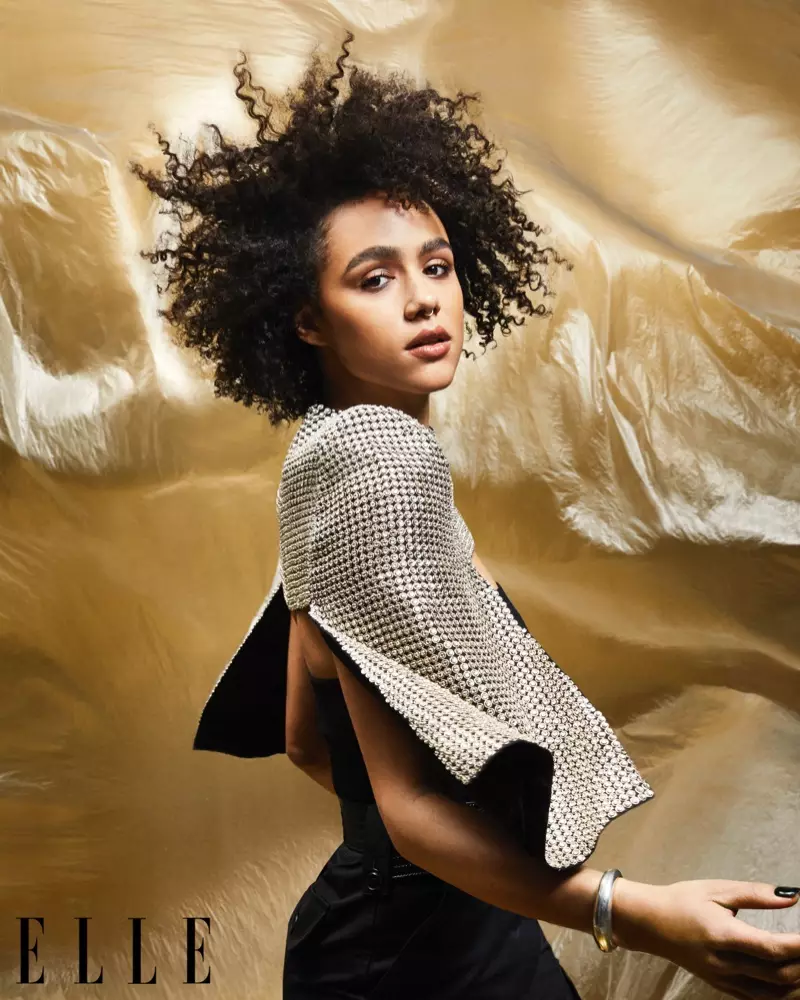 Nathalie Emmanuel Givenchy görünüşündədir