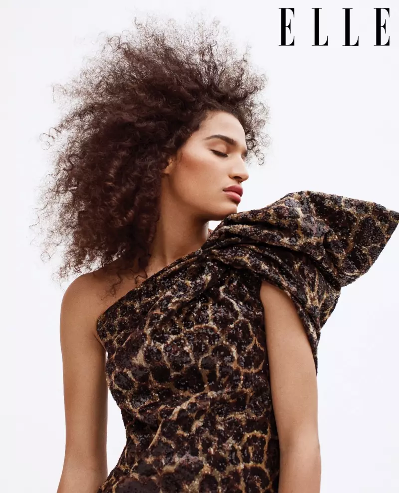 Indya Moore bergambar dalam gaun Saint Laurent