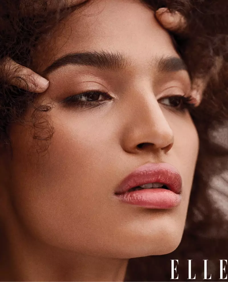 Indya Moore estas preta por sia deproksima foto en ELLE