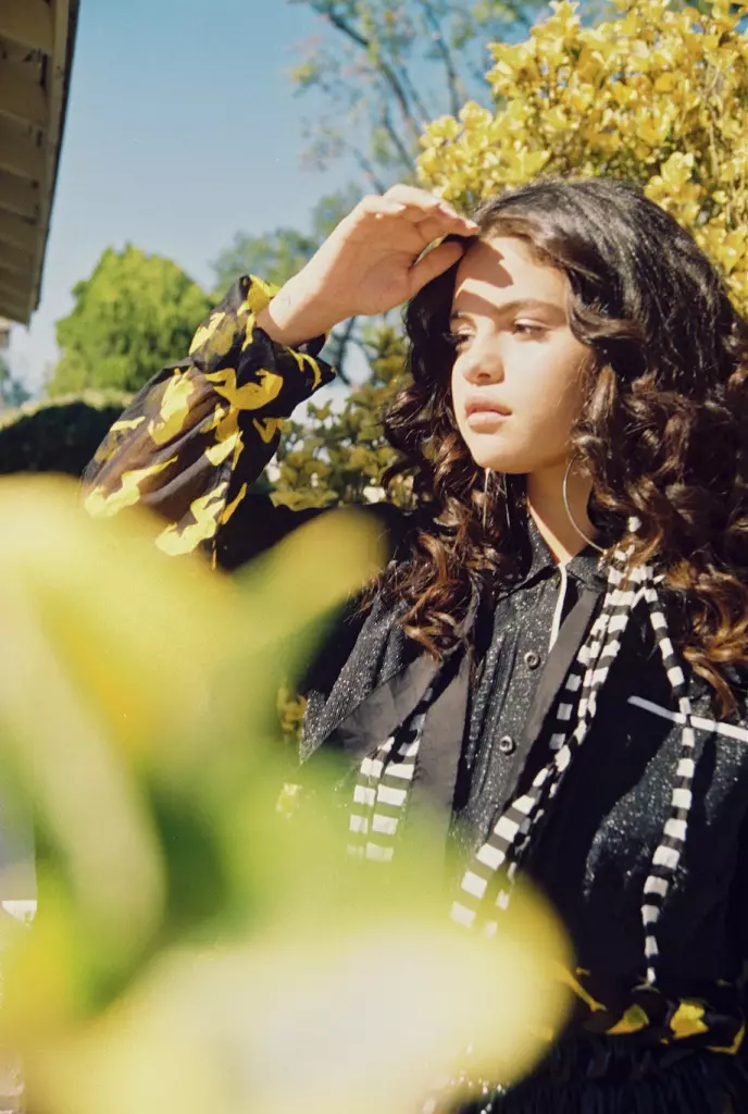 Selena-Gomez-Wonderland-magazine-October-2015-Photoshoot05