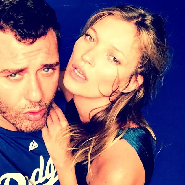 Mert Ahimè con Kate Moss