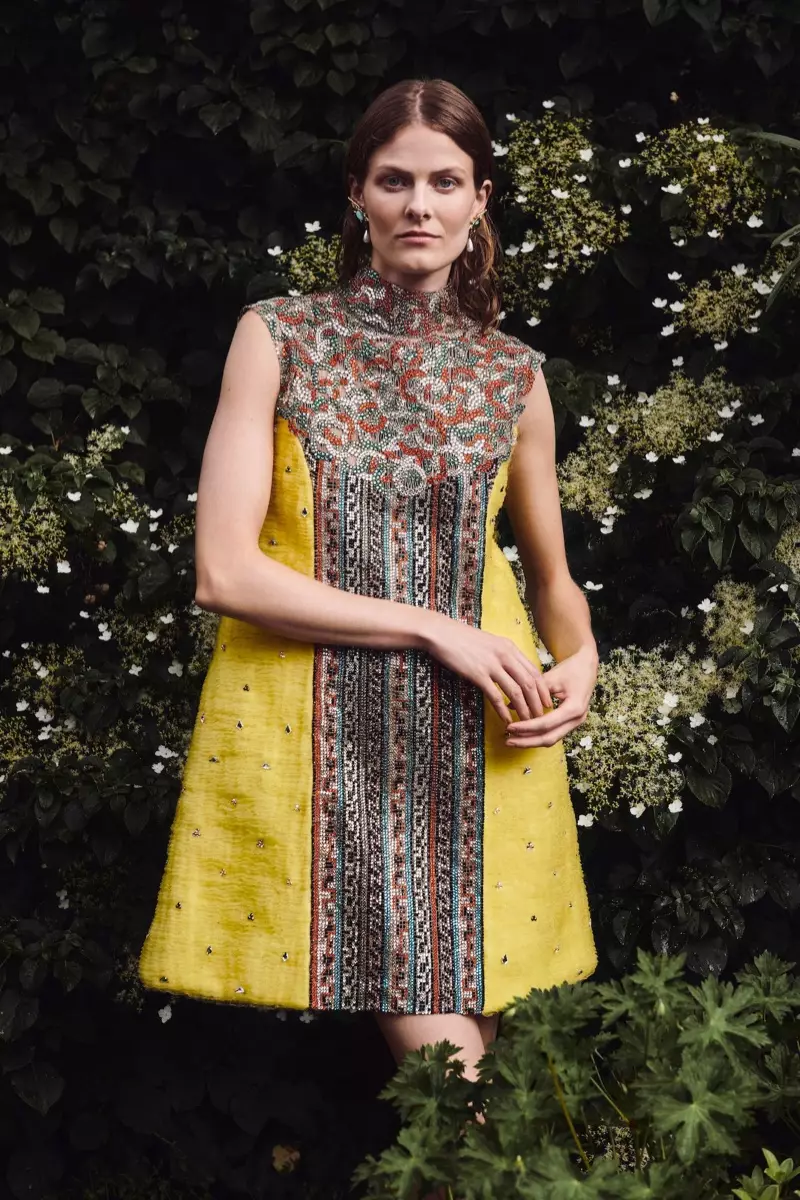 Juliet Ingleby modelira romantične haljine za InStyle Njemačka