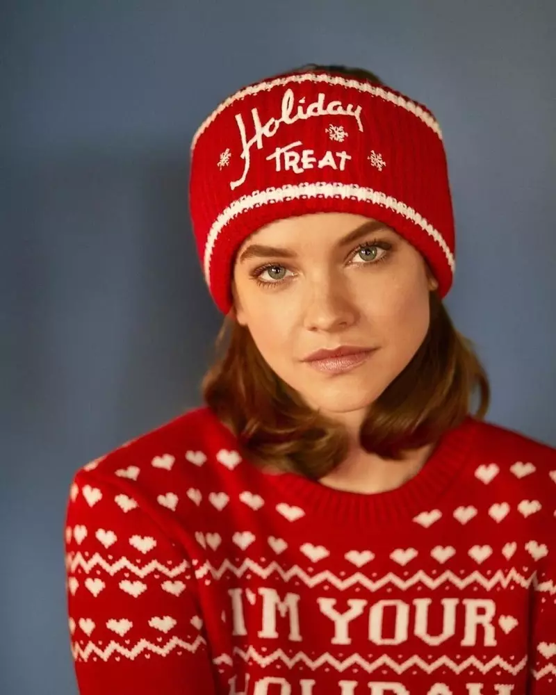 Wybierając się na Boże Narodzenie, Barbara Palvin prowadzi kampanię swetrów Philosophy di Lorenzo Serafini Holiday Treats