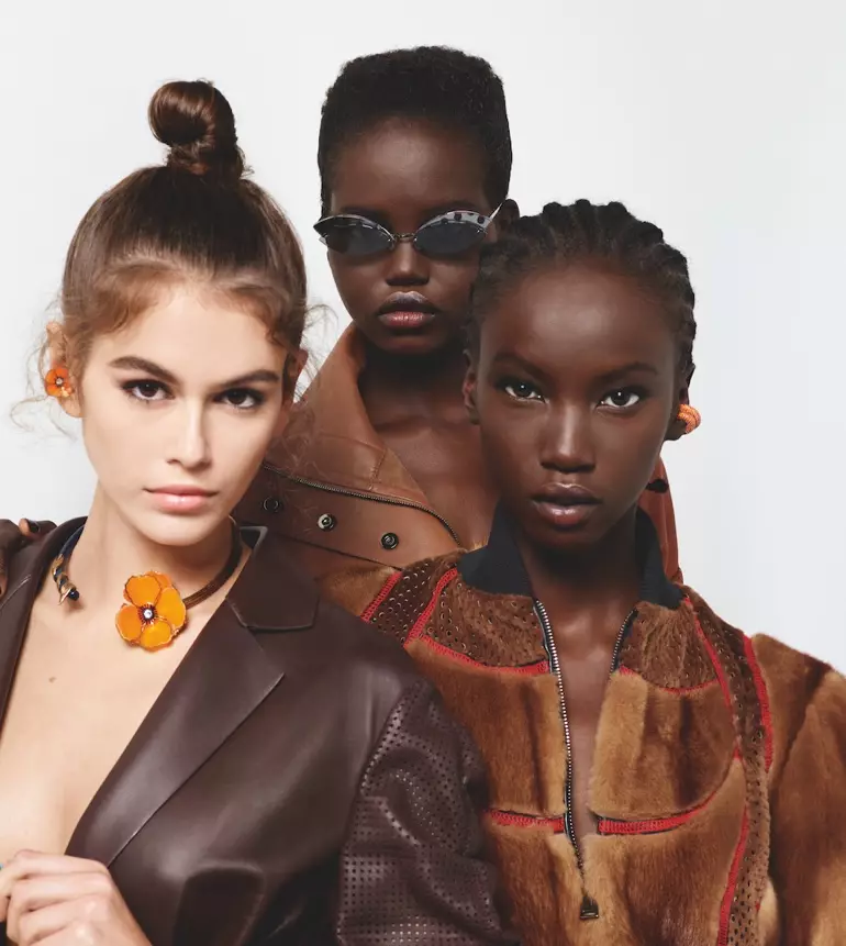 Fendi နွေဦး-နွေရာသီ 2019 လှုပ်ရှားမှုတွင် Kaia Gerber၊ Adut Akech နှင့် Anok Yai ကြယ်ပွင့်