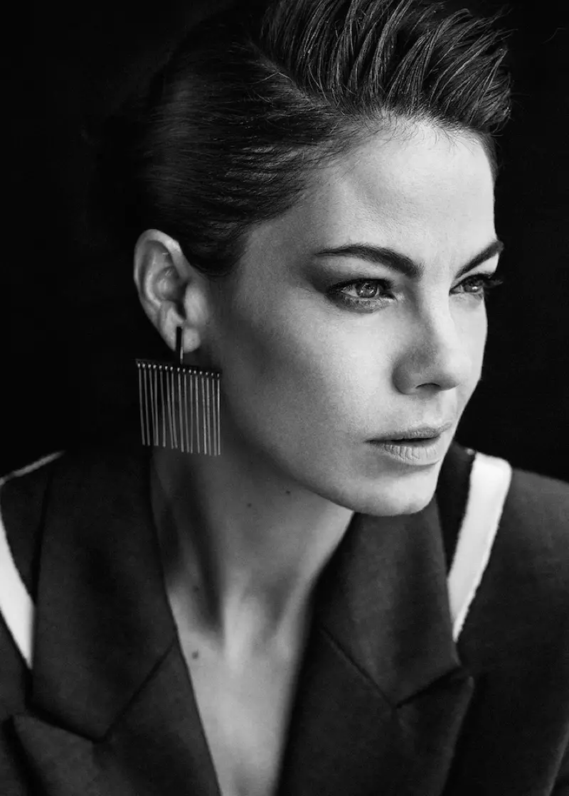 Michelle Monaghan poseer vir Interview Magazine aanlyn