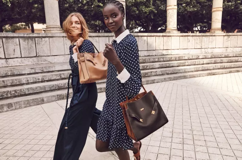 Namumukod-tangi ang mga polka dot print sa Tory Burch spring-summer 2020 campaign.