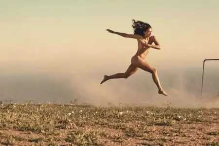 Najlepsi sportowcy April Ross, Christen Press + więcej Go nago w ESPN 2016 Body Issue