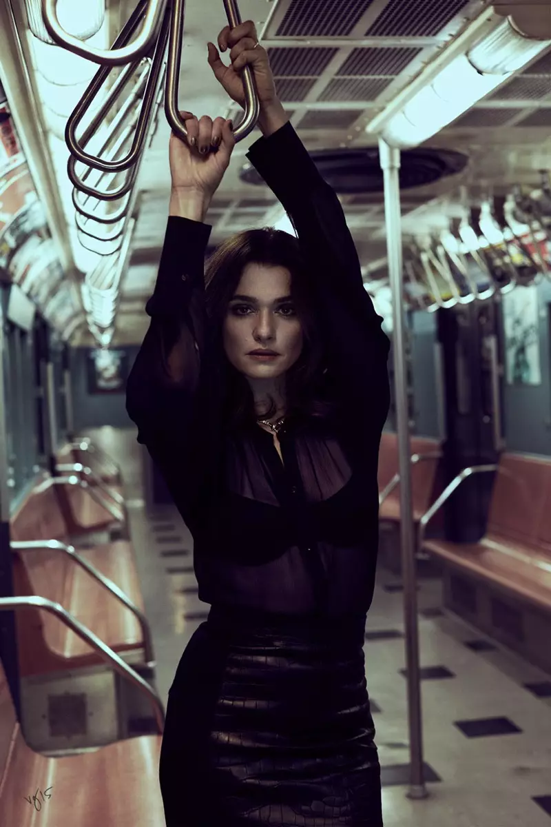 Rachel Weisz ດາວໃນບົດເລື່ອງປົກຫຸ້ມຫຼ້າສຸດຂອງ Violet Grey