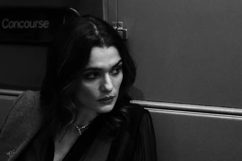 Rachel-Weisz-Violet-Grey-2015-Sessió de fotos06