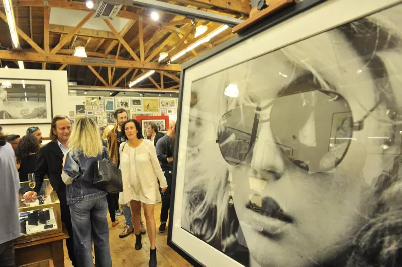 บรรยากาศที่นิทรรศการ 'Me, Blondie and the Advent of Punk' ที่ Paul Smith LA รูปถ่าย: Donato Sardella / WireImage