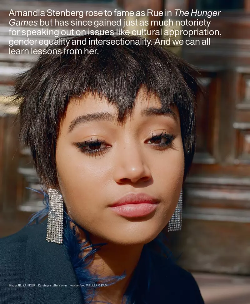 Handa na para sa kanyang closeup, ipinakita ni Amandla Stenberg ang isang pixie na gupit