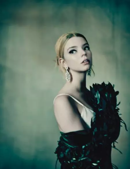 Anya Taylor-Joy betovert in haute couture-jurken voor W Magazine