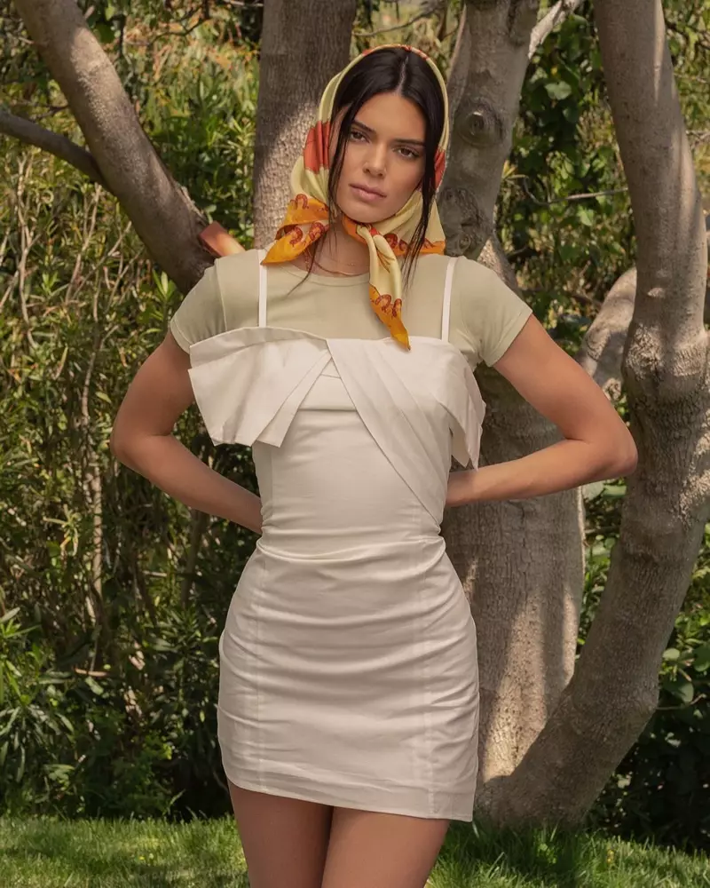 Kendall + Kylie Lub Caij Ntuj Sov 2019 Kev Sib Tw