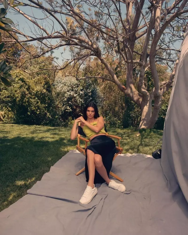 Manteniéndolo casual, Kendall Jenner encabeza la campaña Kendall + Kylie verano 2019