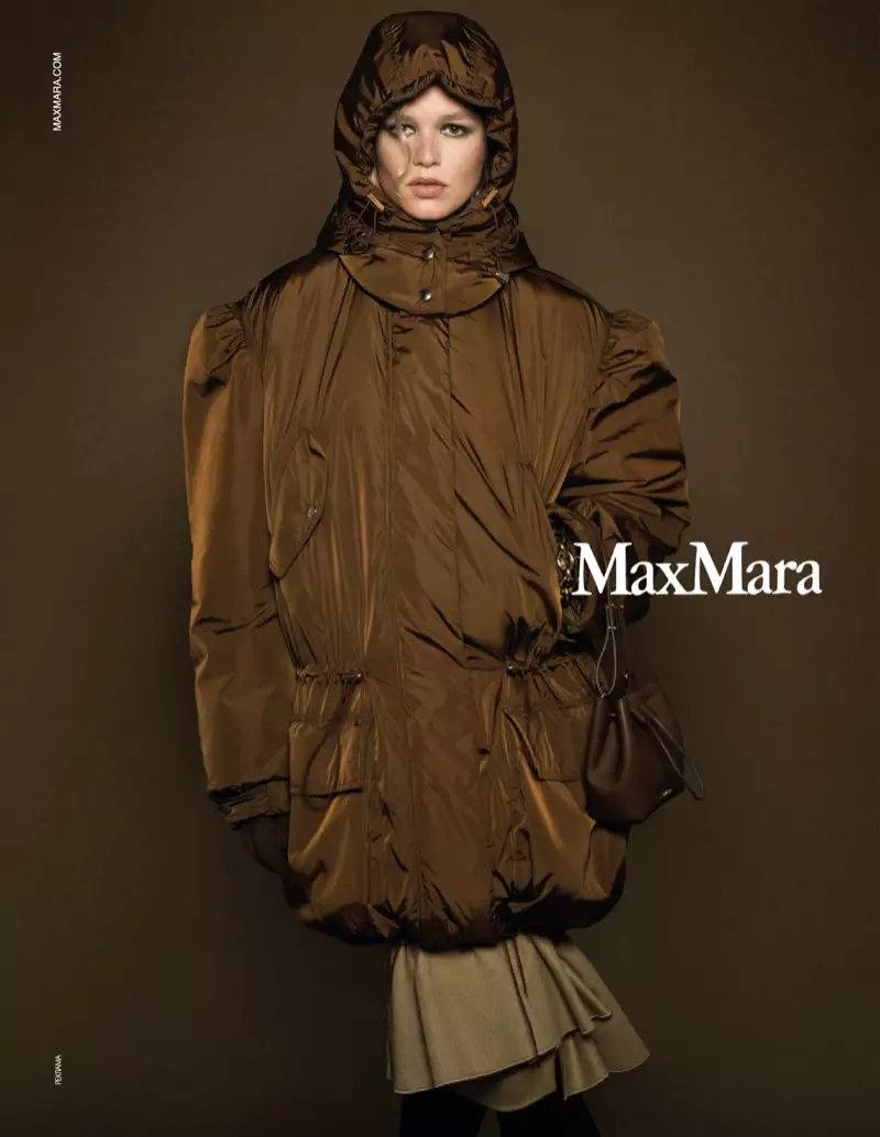 Usa ka imahe gikan sa kampanya sa advertising sa pagkahulog sa Max Mara 2020.