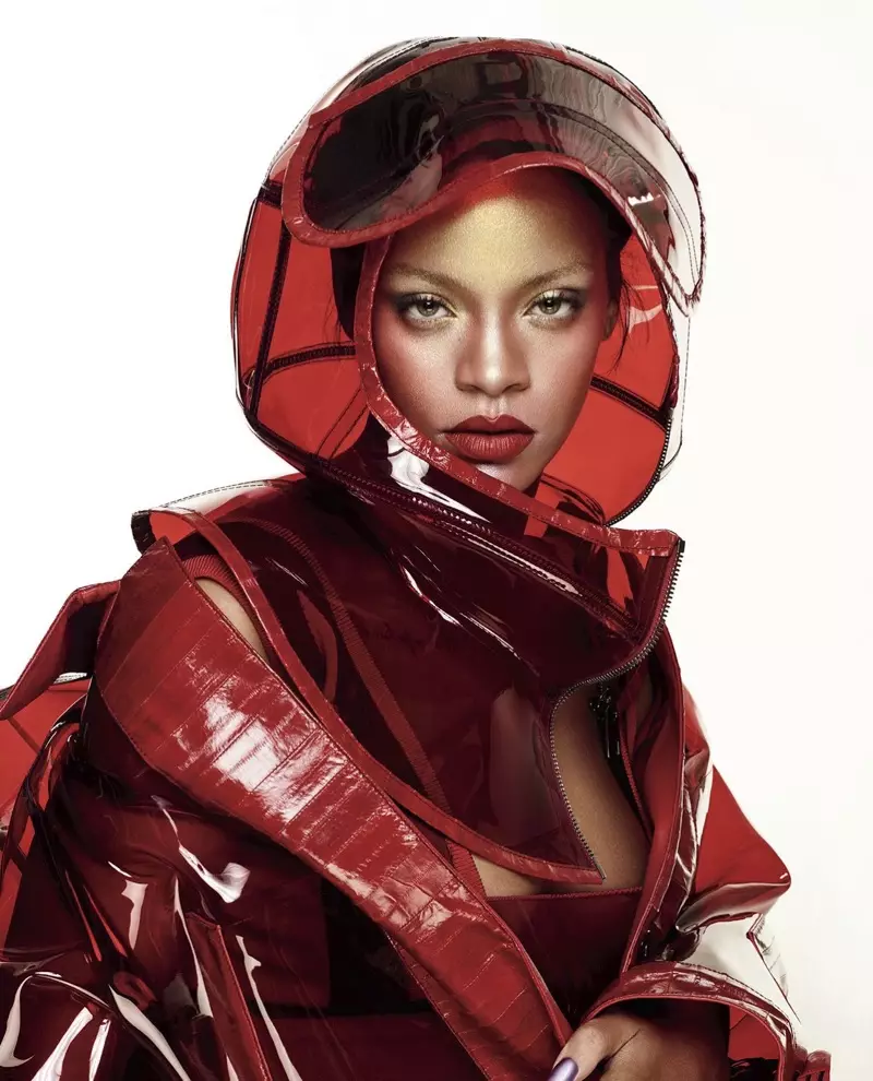 Rihanna ატარებს თამამად მაკიაჟს Elle-ში