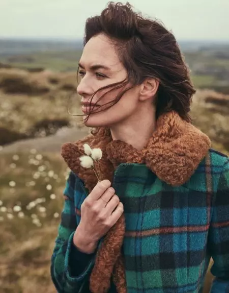 Η πρωταγωνίστρια του «Game of Thrones», Lena Headey, ποζάρει σε Fall Styles για το The Edit