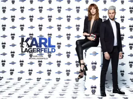 Freja Beha Erichsen Karl Lagerfeld 2016. tavaszi hirdetései előtt áll