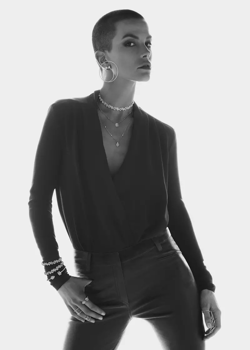 سیلویا هوکس در کمپین جواهرات مسیکا 2019 ظاهر می شود