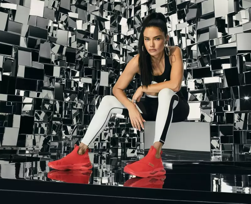 Adriana Lima sy'n serennu yn ymgyrch sneaker PUMA LQD CELL Shatter Mid
