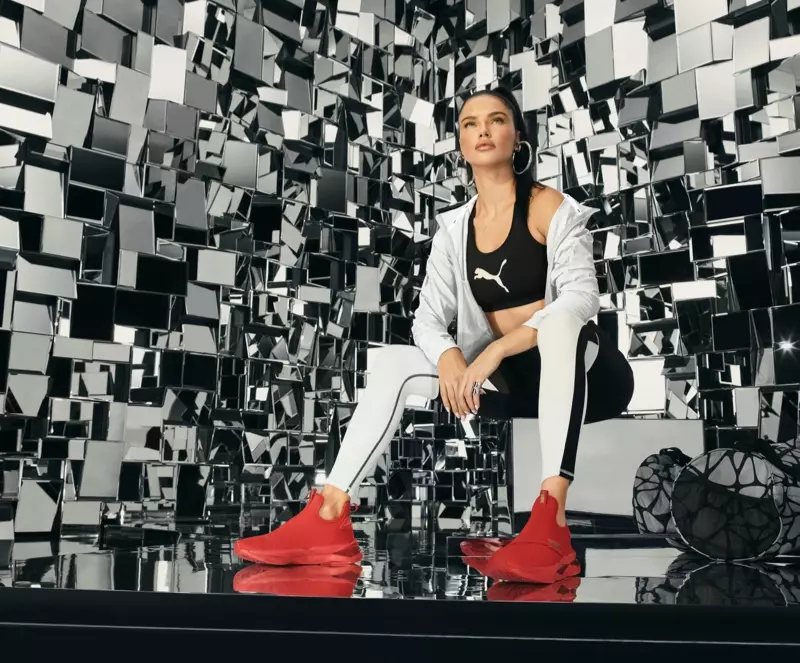 PUMA tikt Adriana Lima aan voor LQD Cell Shatter Mid-sneakercampagne