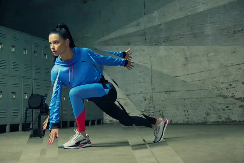 Adriana Lima spelar huvudrollen i PUMA LQD CELL Shatter XT Shift sneakerkampanj