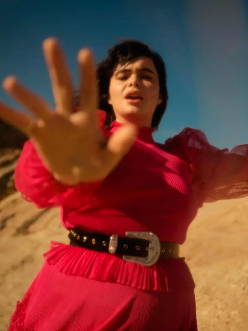 Barbie Ferreira Waxay ku dhufatay Waddada ELLE Mexico