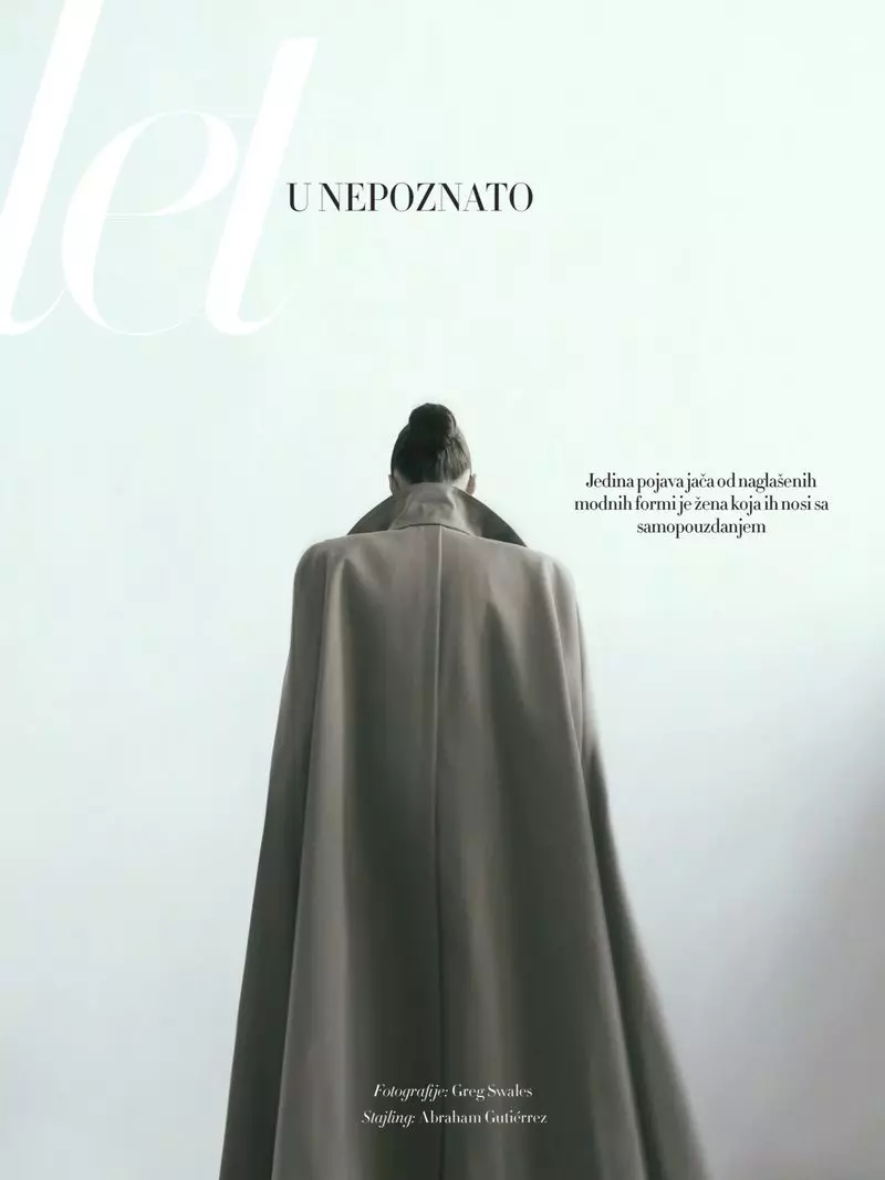 Stefania Ivanescu สวมชุดเพรียวบางมองหา Harper's Bazaar Serbia