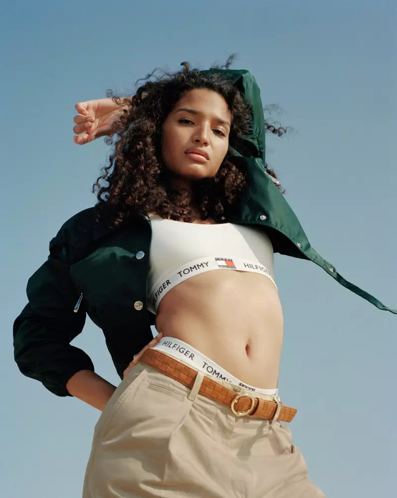 Indya Moore moderiert die Frühjahr-Sommer-Kampagne 2021 von Tommy Hilfiger.