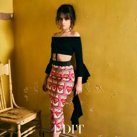 Camila Cabello posa en estilo tropical para The Edit