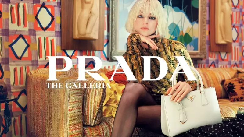 Prada ngumumake kampanye tas tangan Galleria.